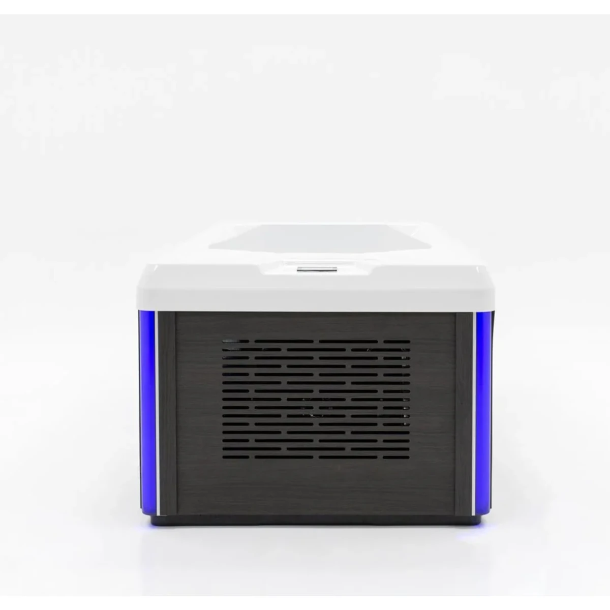 Front ventilation panel and illuminated corners of the Chill Tubs Pro