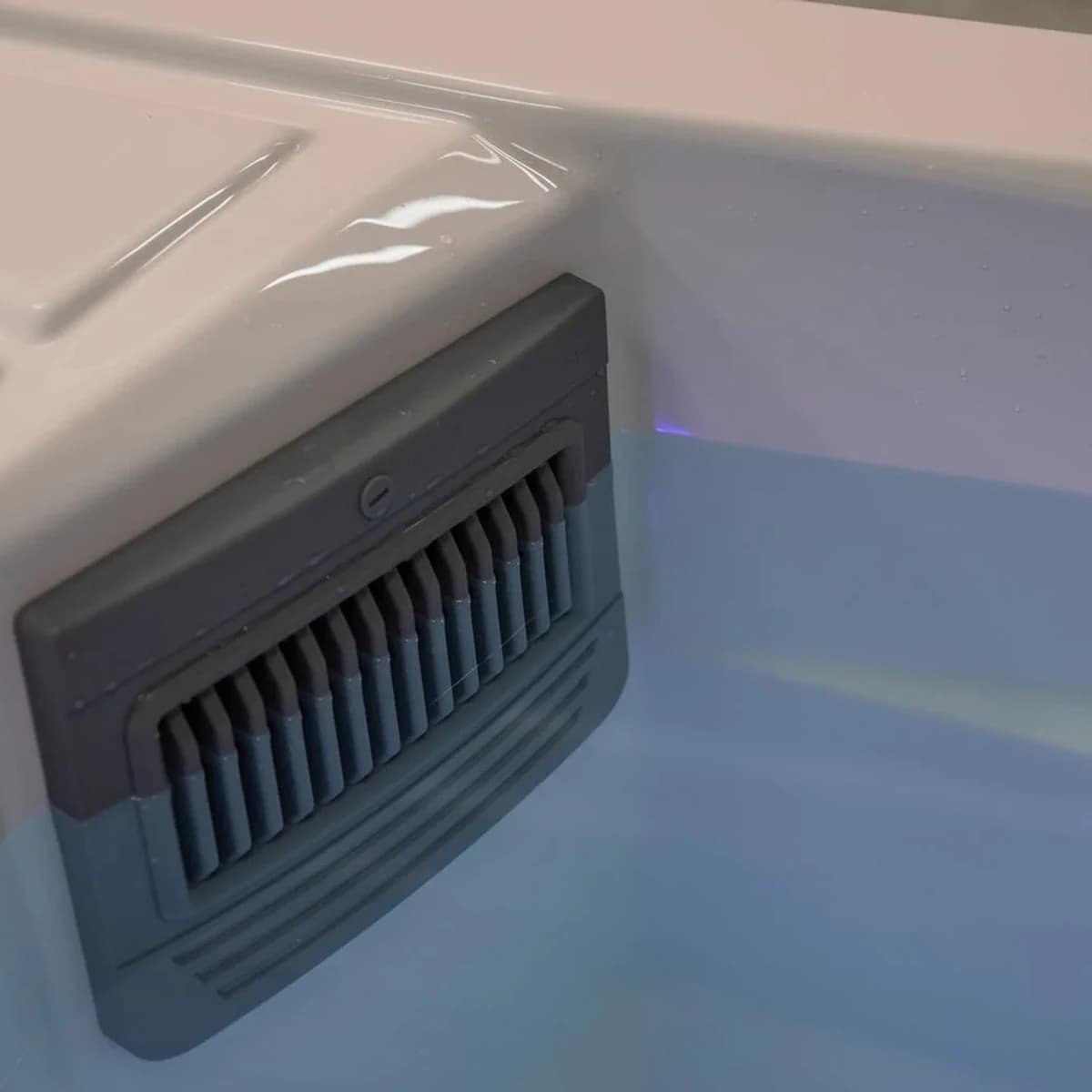 Chill Tubs Pro water circulation jet detail
