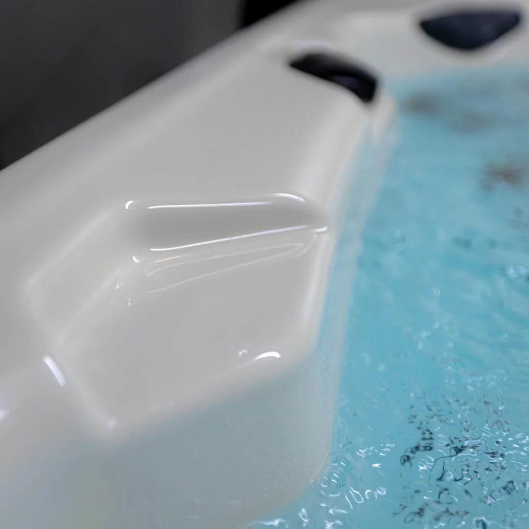 Bullfrog Spas Calm 7, official product view 15