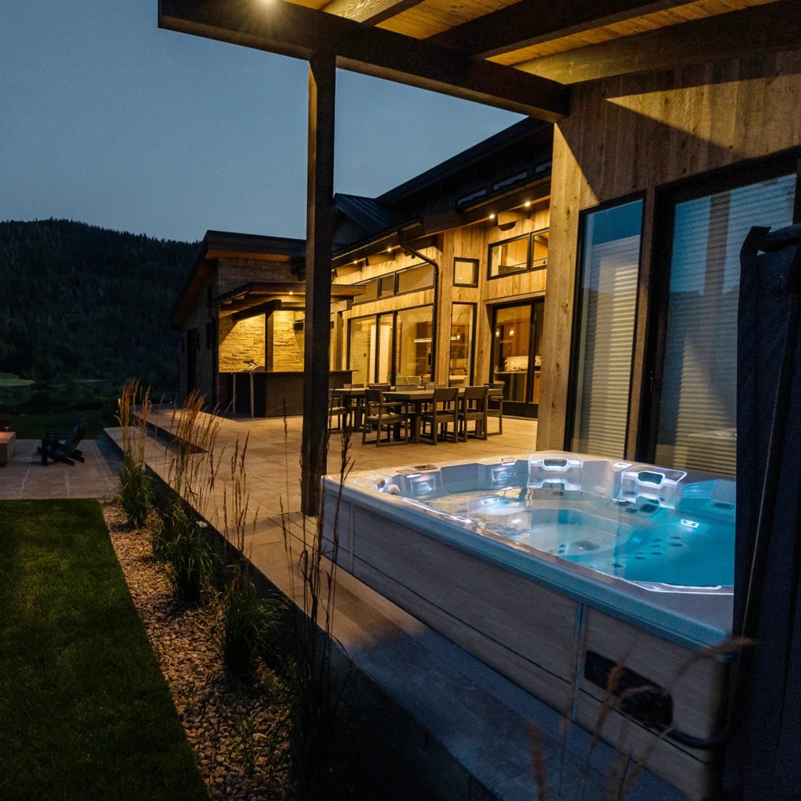 Bullfrog Spas M8, official product view 9