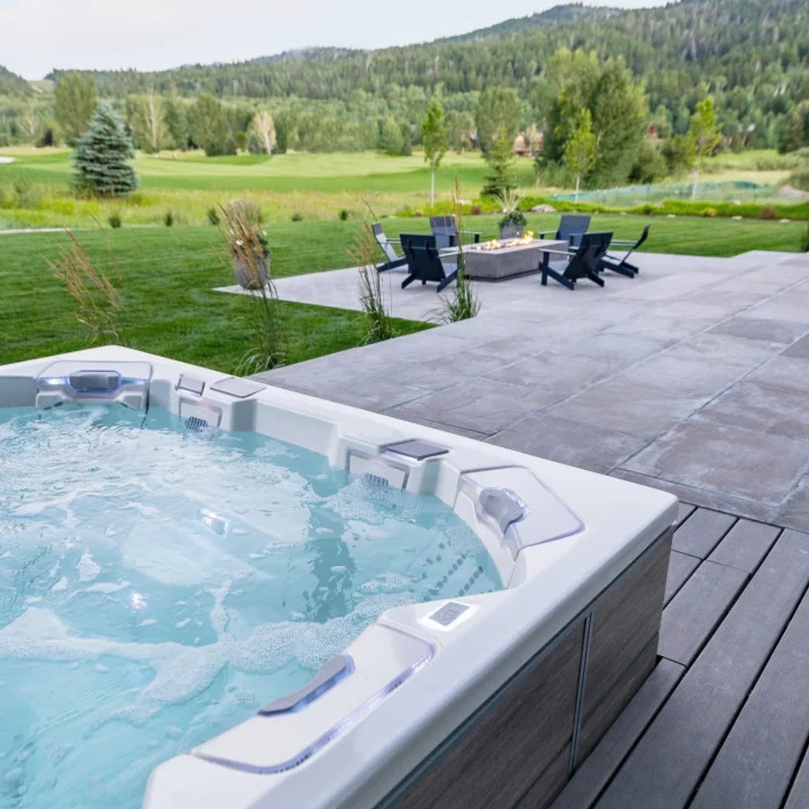 Bullfrog Spas M8, official product view 11