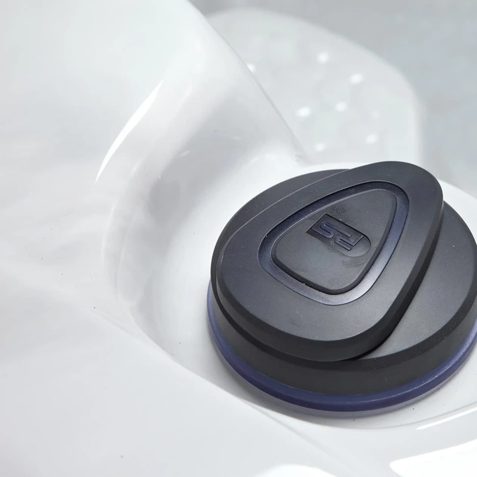 Platinum Spas Maximus Hot Tub, official manufacturer product photo 11 of 17