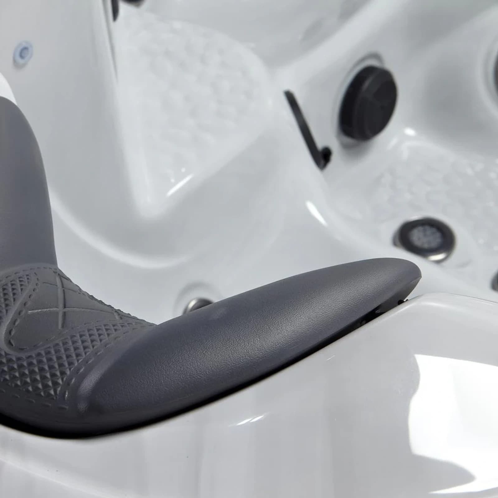 Platinum Spas Maximus Hot Tub, official manufacturer product photo 12 of 17