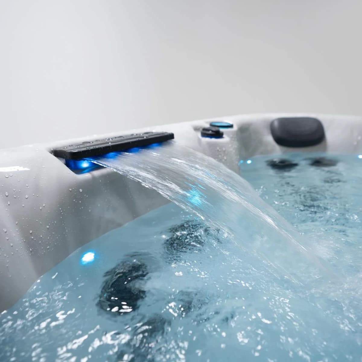 Platinum Spas Oslo Hot Tub, official manufacturer product photo 9 of 36