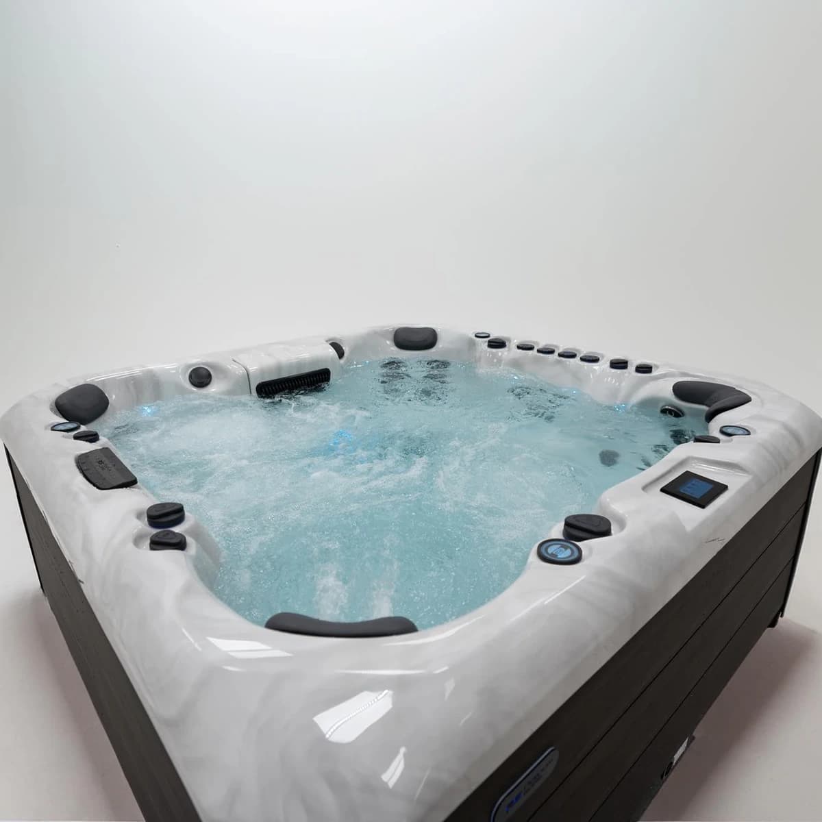 Platinum Spas Oslo Hot Tub, official manufacturer product photo 11 of 36