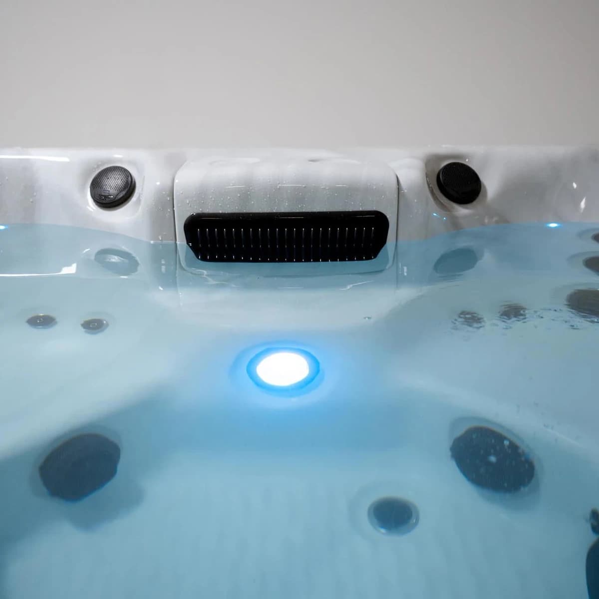 Platinum Spas Oslo Hot Tub, official manufacturer product photo 17 of 36