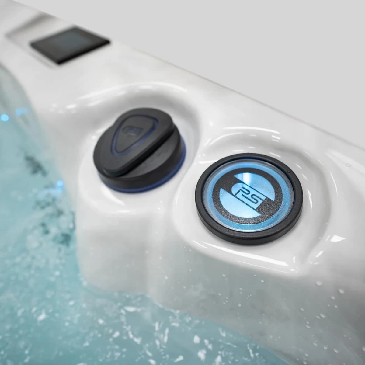 Platinum Spas Oslo Hot Tub, official manufacturer product photo 23 of 36