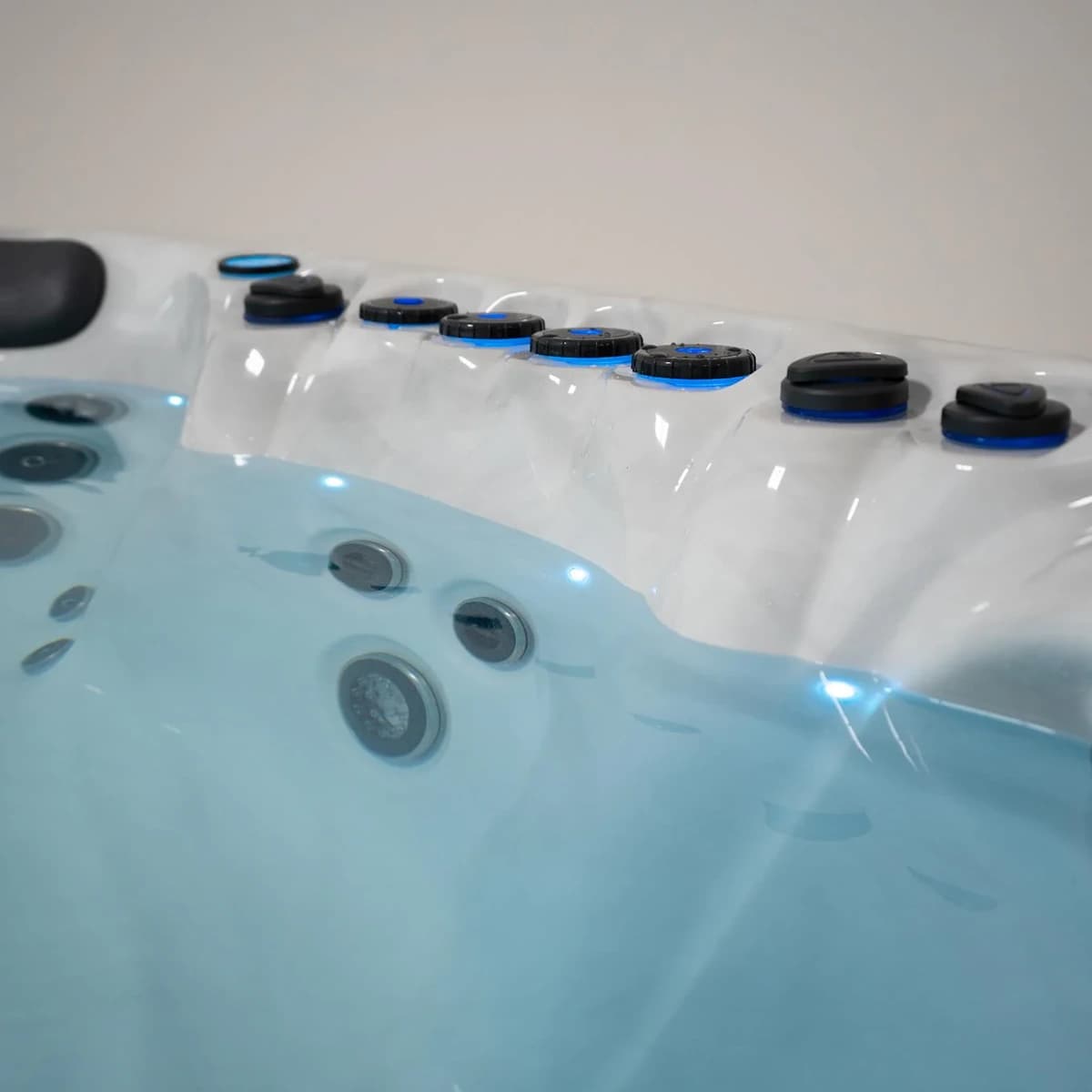 Platinum Spas Oslo Hot Tub, official manufacturer product photo 28 of 36