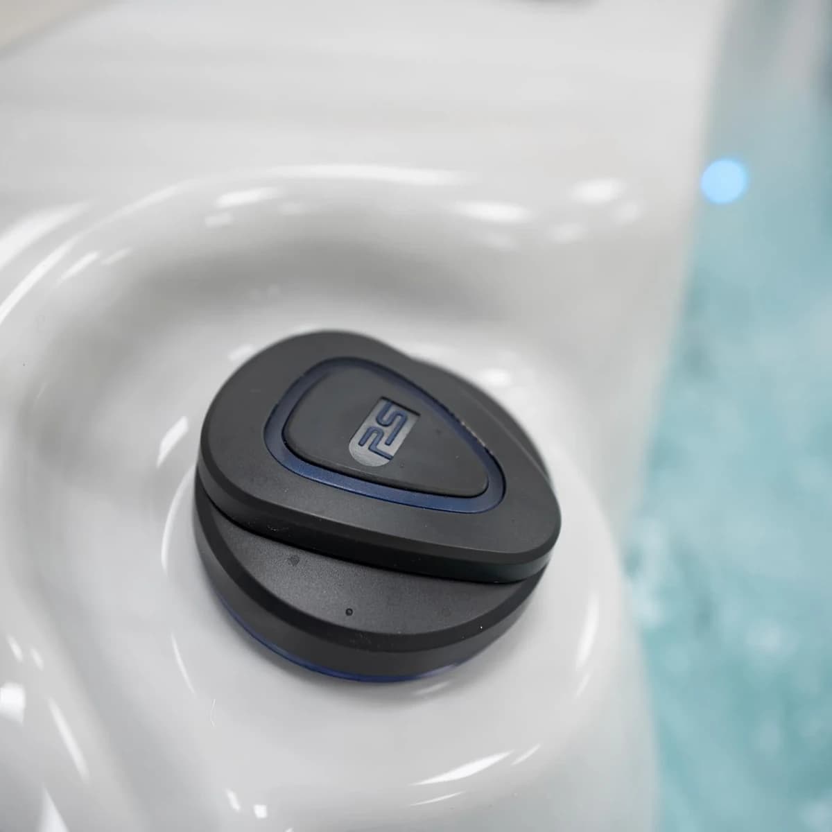Platinum Spas Oslo Hot Tub, official manufacturer product photo 32 of 36