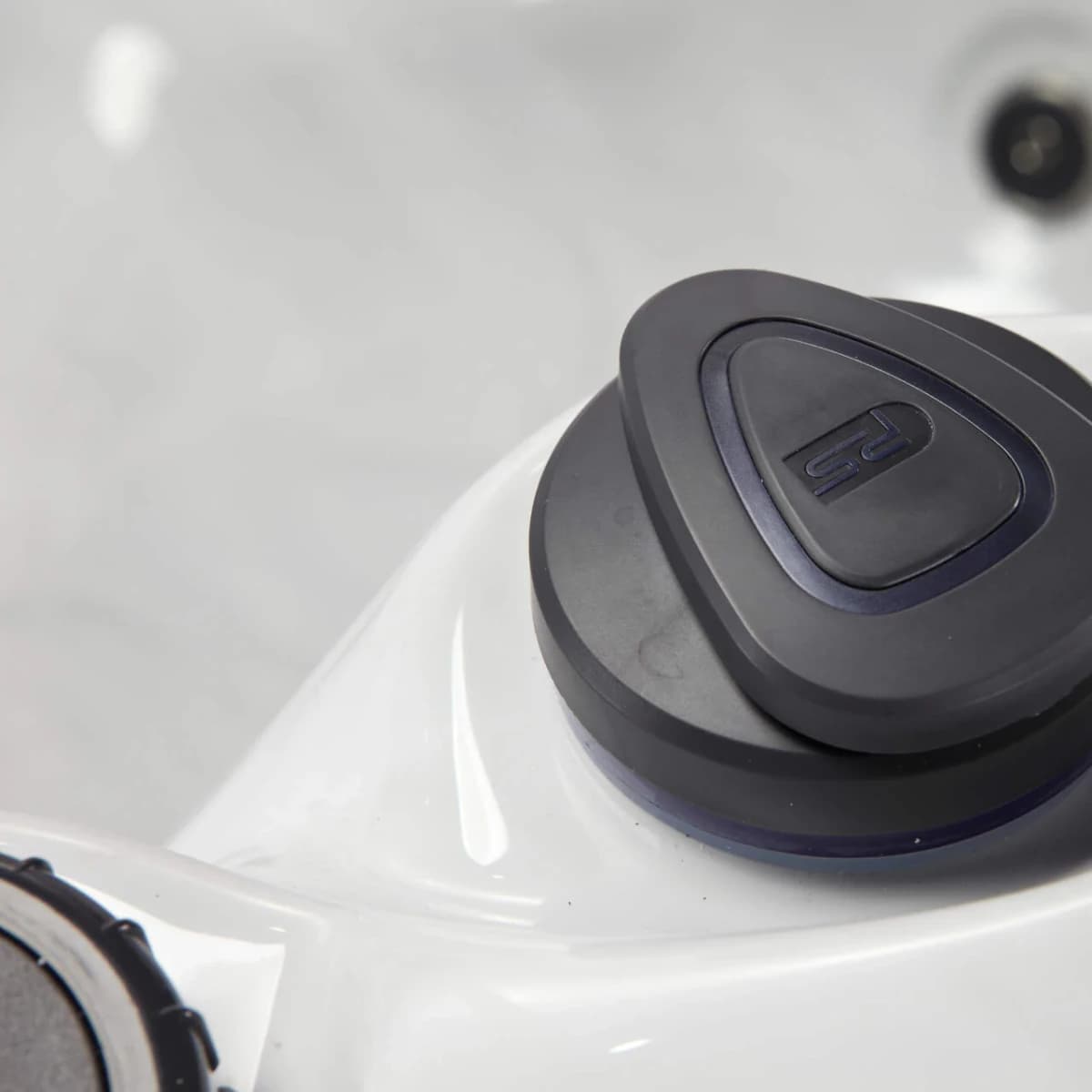 Platinum Spas Palermo Hot Tub, official manufacturer product photo 26 of 26