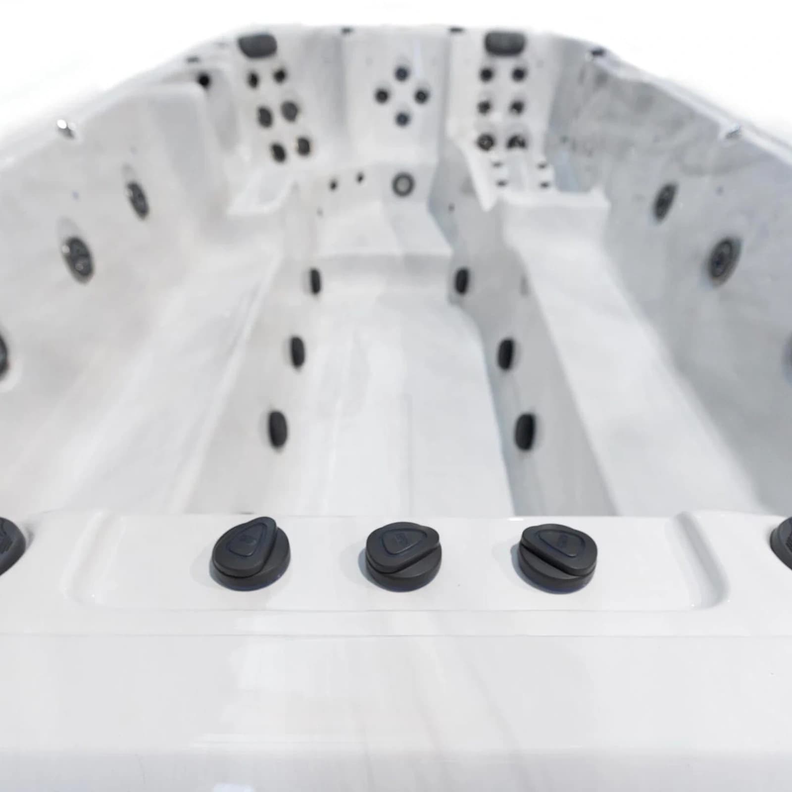 Platinum Spas Titan, official manufacturer product photo 13 of 17