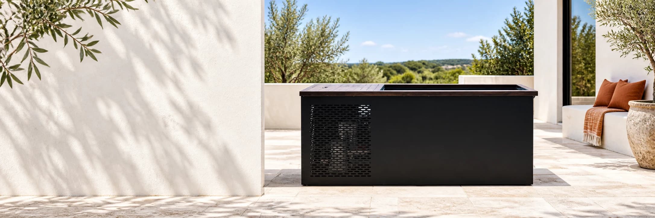 Chill Tubs Original in an illustrative white courtyard